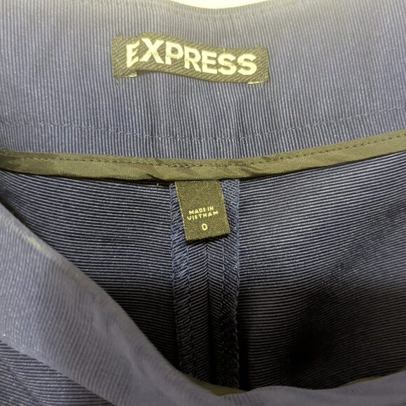 Express navy blue shorts Scalloped edge size 0 - Picture 2 of 4